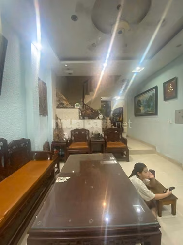 Bán nhà phố Kim Mã, 42m2, xây 4 tầng, ở luôn, đường rộng