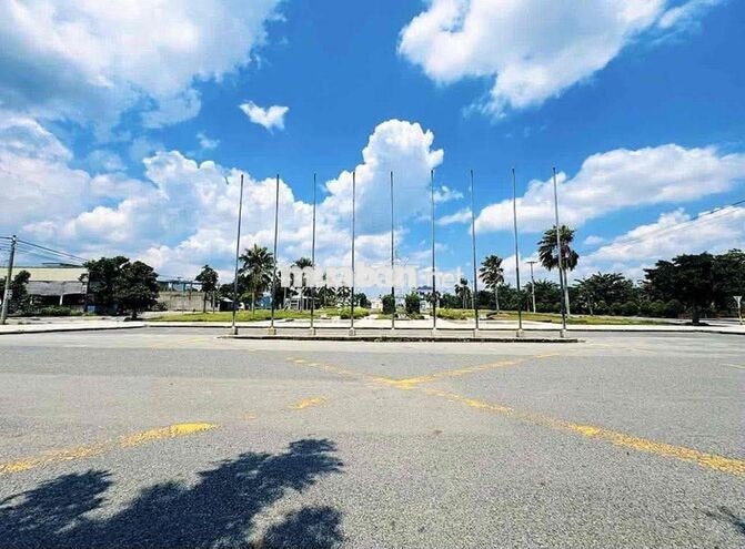 Cần Tiền Gấp cho con đi học giá ngộp   2,2 tỷ còn thương lượng  150m2