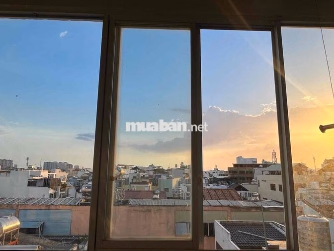 Tìm nữ ở ghép phòng gần sân bay