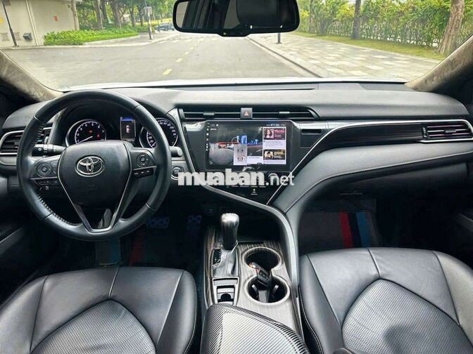 Toyota Camry 2.0G 2021 Trắng 70000 km