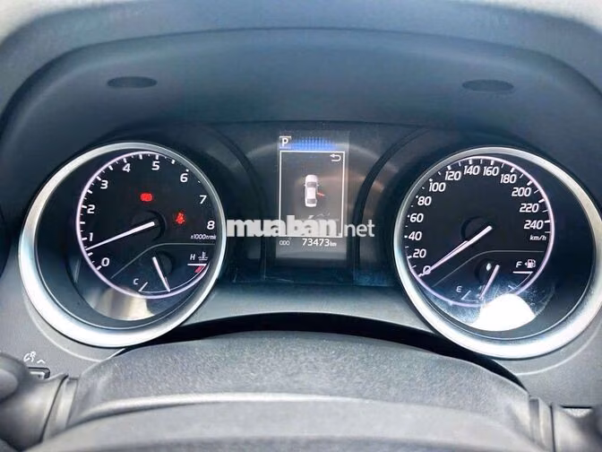 Toyota Camry 2.0G 2021 Trắng 70000 km