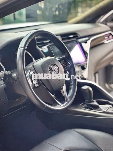 Toyota Camry 2.0G 2021 Trắng 70000 km