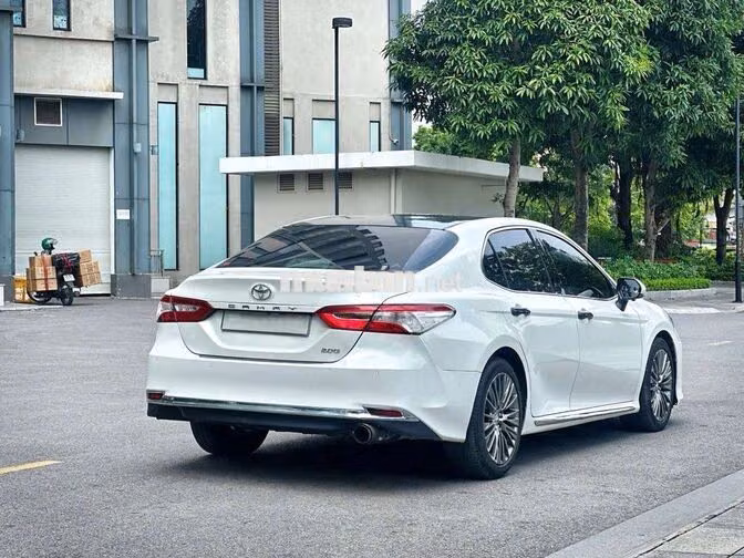 Toyota Camry 2.0G 2021 Trắng 70000 km