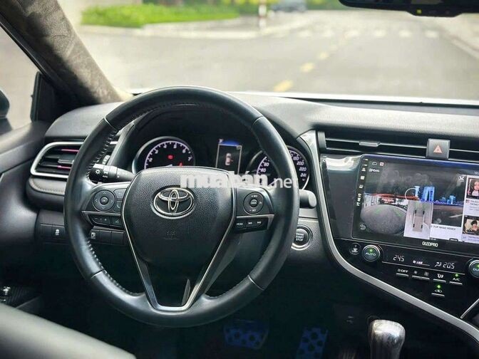 Toyota Camry 2.0G 2021 Trắng 70000 km