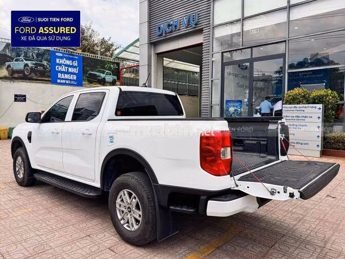 Ford Ranger XLS 4x2 AT 2025 Trắng