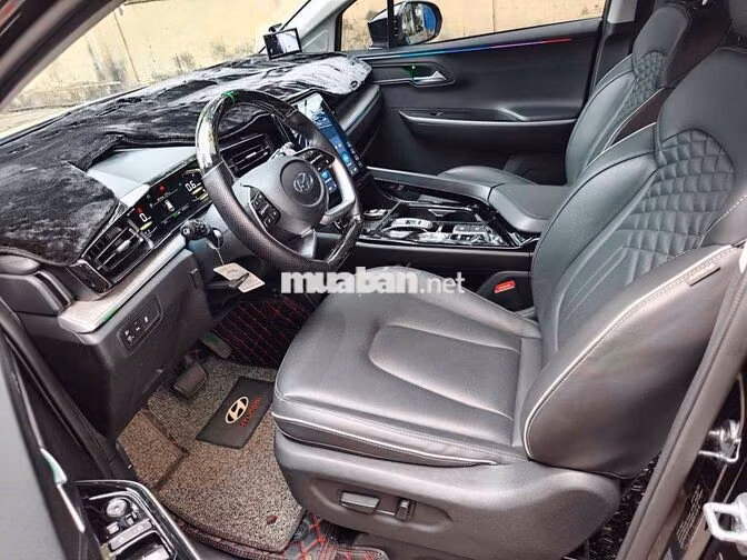Hyundai Custin 2.0T Cao cấp 2023 một chủ đi lướt