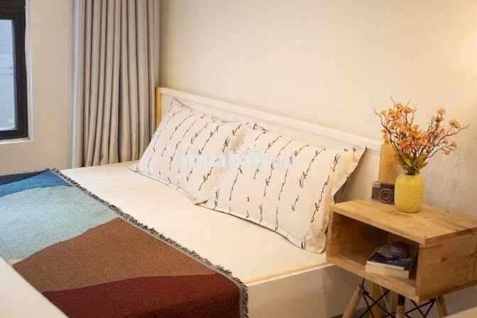 THUÊ NGAY PHÒNG CỬA SỔ LỚN FULL NỘI THẤT NGAY PHAN XÍCH LONG SÁT Q3