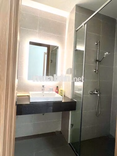 CHO THUÊ CĂN HỘ 3PN CÓ NỘI THẤT KHÁ ĐẦY ĐỦ A&T SKY GARDEN GIÁ 11TR9