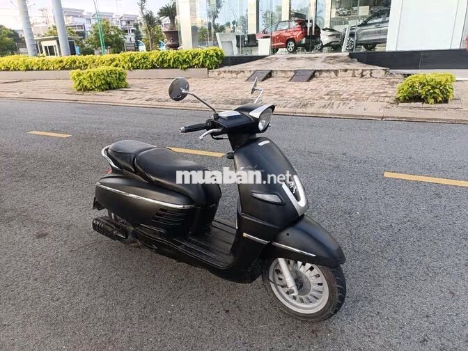Peugeot Django Đức có giao lưu xe vespa tầm giá