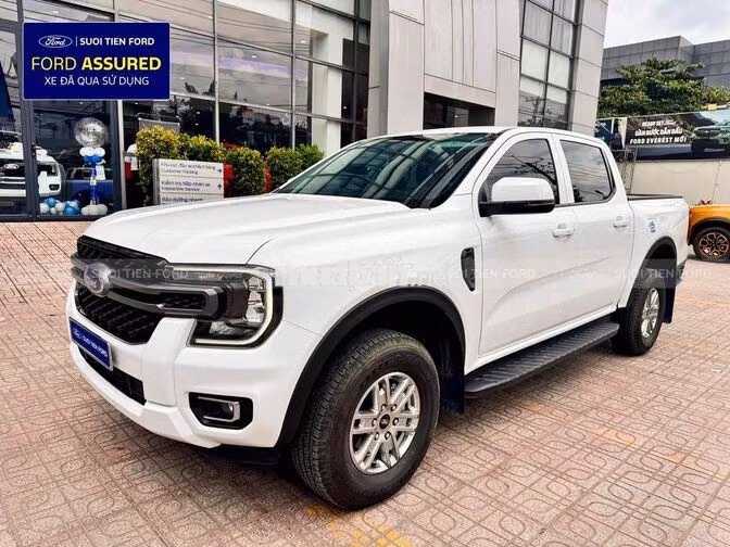 Ford Ranger XLS 4x2 AT 2025 Trắng