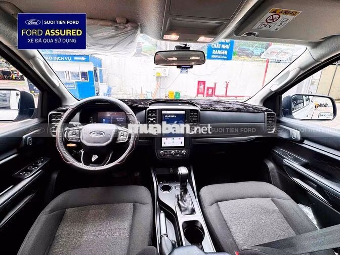 Ford Ranger XLS 4x2 AT 2025 Trắng