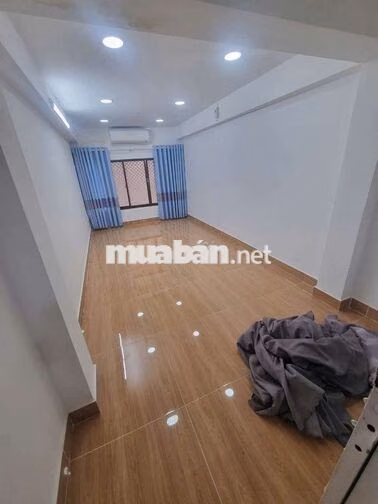 NHÀ 3PN, 3WC , 3 TẦNG SD 150M2. Q1