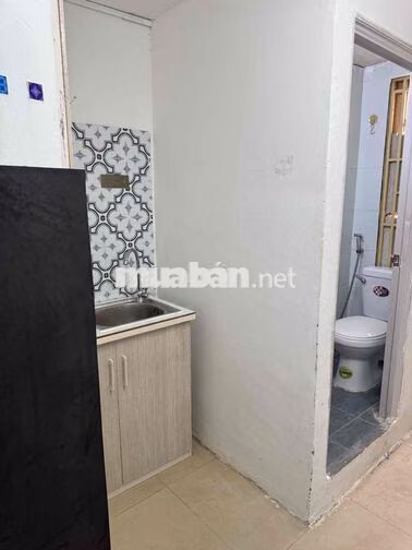 Cho thuê phòng cửa sổ trời lớn 3tr ở Quận 10