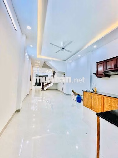 Cho Thuê Nhà Nguyên Căn Mới Sân Rộng Ôtô 1Trệt 2Lầu 4Pn 4Wc Hẻm Tải