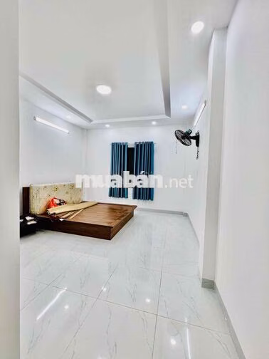 Cho Thuê Nhà Nguyên Căn Mới Sân Rộng Ôtô 1Trệt 2Lầu 4Pn 4Wc Hẻm Tải