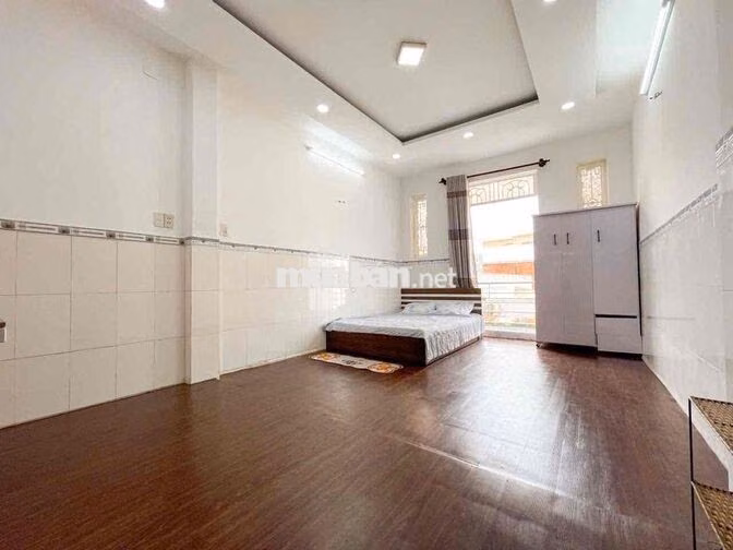 CHÍNH CHỦ CHO THUÊ PHÒNG RỘNG 40M2 - BAN CÔNG - FULL NỘI THẤT -ĐẦM SEN