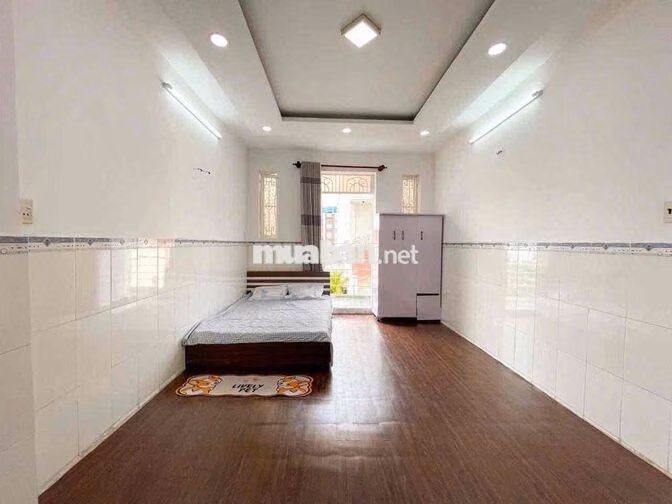 CHÍNH CHỦ CHO THUÊ PHÒNG RỘNG 40M2 - BAN CÔNG - FULL NỘI THẤT -ĐẦM SEN