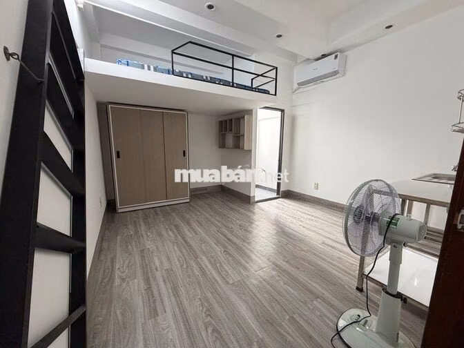 Phòng VIP ngay góc NTSơn-DQHàm, full nthất, có BAN CÔNG,gần ĐH CNghiệp