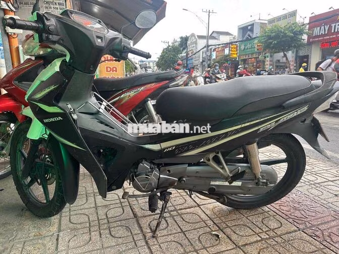 Honda Blade Đen trắng 2017