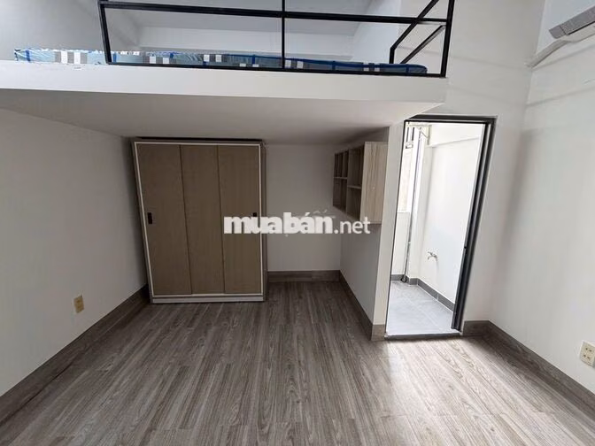 Phòng VIP ngay góc NTSơn-DQHàm, full nthất, có BAN CÔNG,gần ĐH CNghiệp