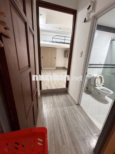 Phòng VIP ngay góc NTSơn-DQHàm, full nthất, có BAN CÔNG,gần ĐH CNghiệp