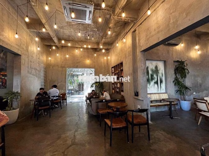 CHO THUÊ BIỆT THỰ SÂN VƯỜN 400m2 TÂN ĐỊNH QUẬN 1