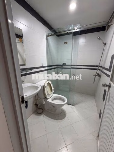 Phòng VIP ngay góc NTSơn-DQHàm, full nthất, có BAN CÔNG,gần ĐH CNghiệp