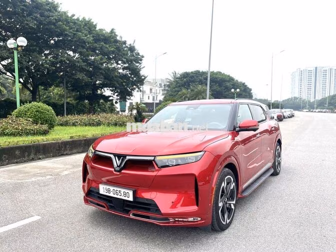 VinFast VF9 Plus 2024 Đỏ 6 chỗ 600 km