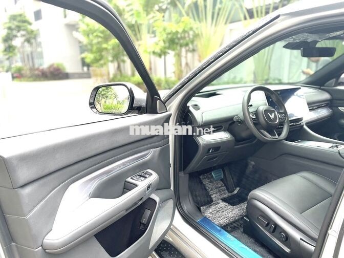 VinFast VF9 Plus 2025 Bạc 7 chỗ 2000km