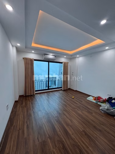Bán gấp nhà Đại La, Hai Bà Trưng 32m2, 5 tầng mới 3PN, sổ đỏ CC,6,95tỷ