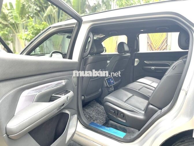 VinFast VF9 Plus 2025 Bạc 7 chỗ 2000km