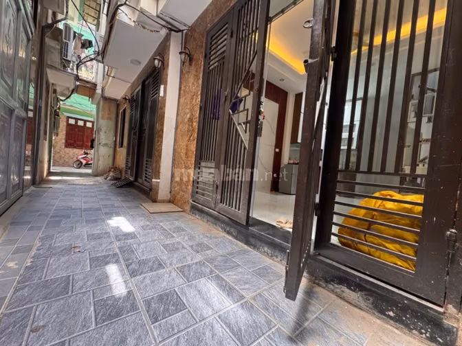 Bán gấp nhà Đại La, Hai Bà Trưng 32m2, 5 tầng mới 3PN, sổ đỏ CC,6,95tỷ