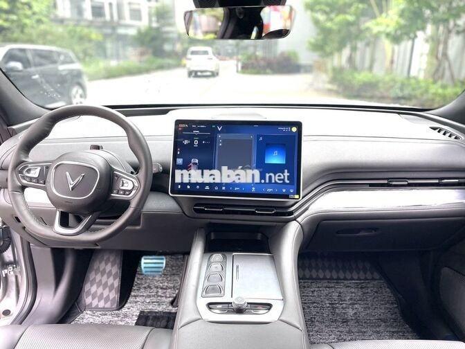 VinFast VF9 Plus 2025 Bạc 7 chỗ 2000km