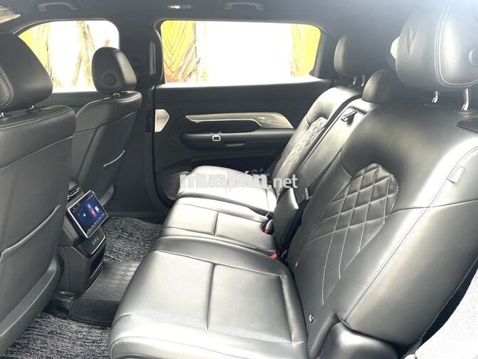 VinFast VF9 Plus 2025 Bạc 7 chỗ 2000km