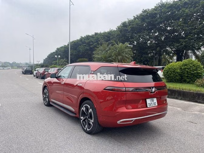 VinFast VF9 Plus 2024 Đỏ 6 chỗ 600 km