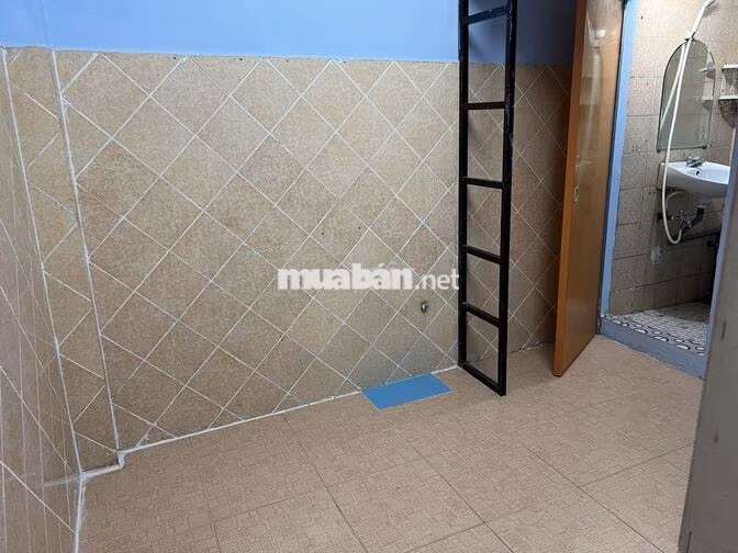 Phòng Nơ Trang Long ngay gần cầu Bình Lợi, WC riêng, giờ giấc tự do