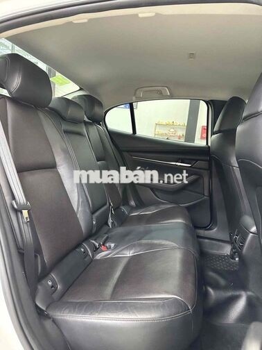 Mazda 3 Luxury 2022 Trắng
