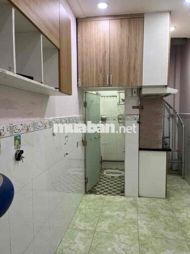Cho thuê nhà nguyên căn, giá chỉ bằng ở trọ. Gía 4,5 tr. Có nội thất