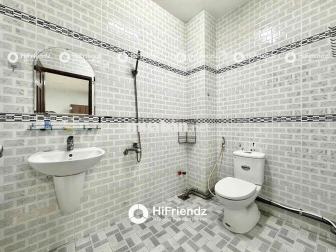 TRỐNG LẠI PHÒNG CỬA SỔ - ĐH VĂN HIẾN - THẠCH LAM - CÔNG VIÊN ĐẦM SEN