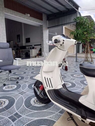 Piaggio Vespa S150 Trắng Ý
