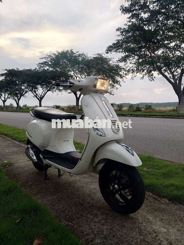 Piaggio Vespa S150 Trắng Ý