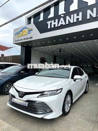 Toyota Camry 2021 2.0G Trắng