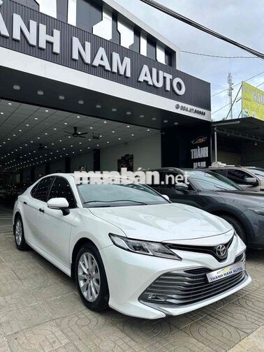 Toyota Camry 2021 2.0G Trắng