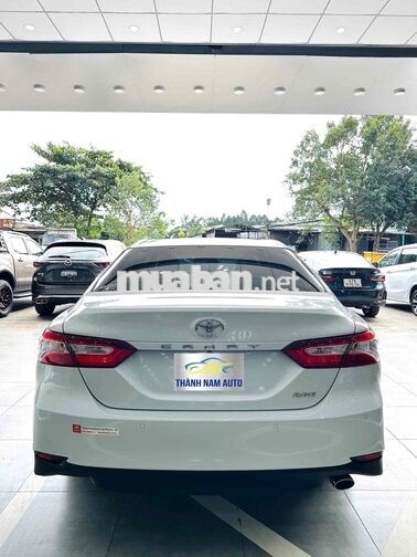 Toyota Camry 2021 2.0G Trắng