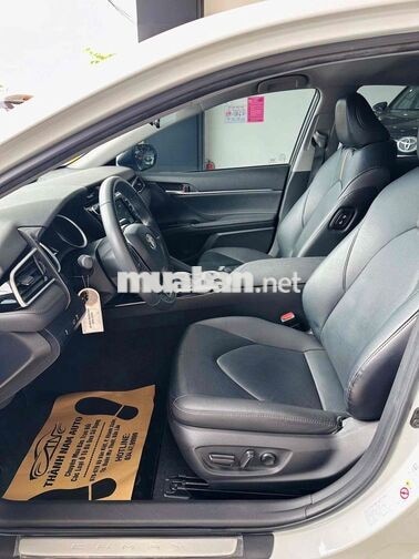 Toyota Camry 2021 2.0G Trắng