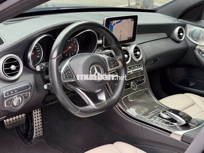 Mercedes C300 AMG 2017 Xanh đen 54.000 km