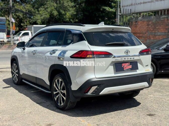 Toyota Corolla Cross 2021 1.8V, màu trắng,8v2 km