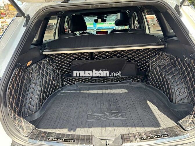 Toyota Corolla Cross 2021 1.8V, màu trắng,8v2 km