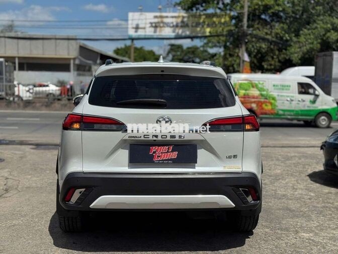 Toyota Corolla Cross 2021 1.8V, màu trắng,8v2 km