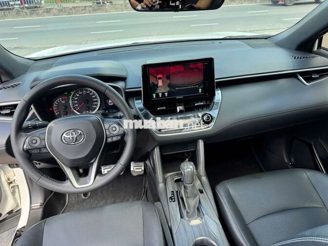 Toyota Corolla Cross 2021 1.8V, màu trắng,8v2 km
